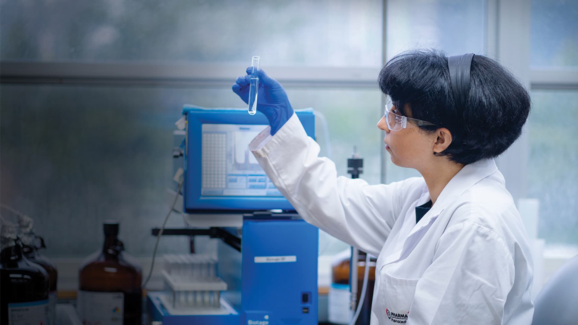Pharma Inventor scientist examining a sample in the laboratory